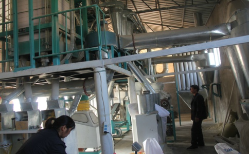 開封奧盛機械廠家正確操作玉米加工設備步驟規范(圖1)